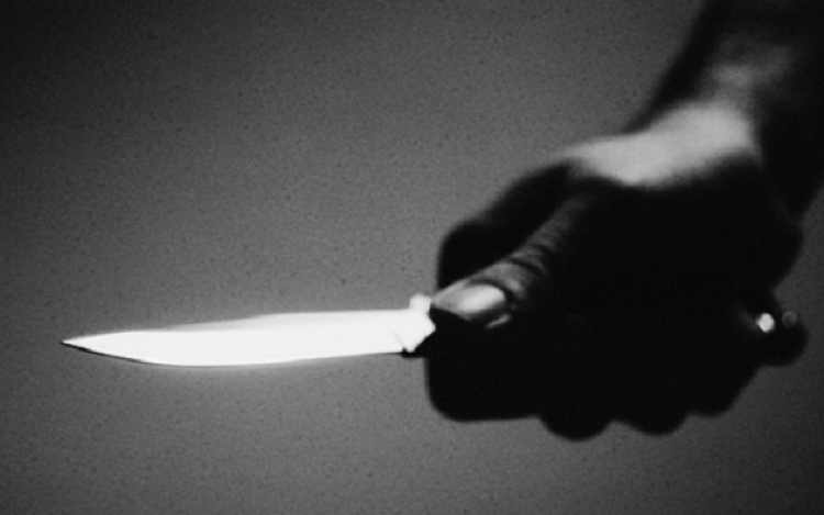 Késsel megsebesített egy reklamáló vendégét egy szakács