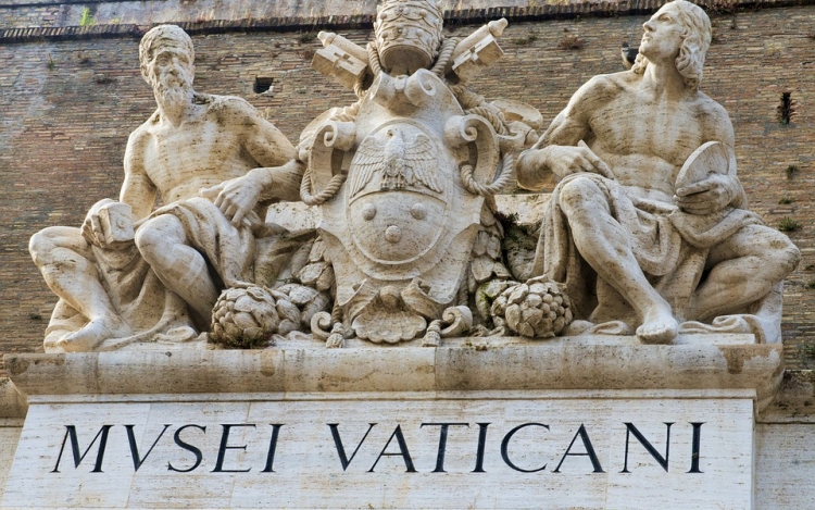 A Vatikáni Bank nevében kötött hamis szerződéseket egy spanyol bűnözői csoport