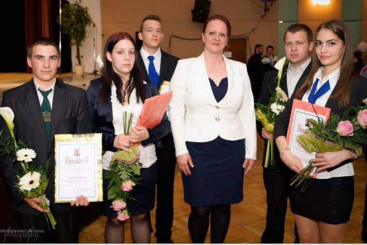 Elbúcsúztak Csornától a végzős középiskolások