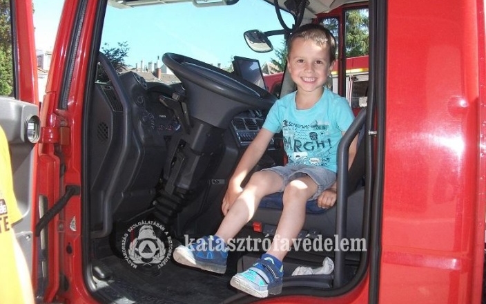 Gyermeknapon Csornán és Kapuváron is kinyíltak a tűzoltólaktanyák
