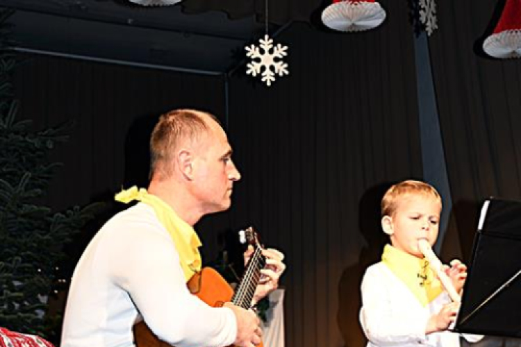 Iskolai adventi vásár a Szent Anna Katolikus Általános Iskola és Óvodában, Szanyban.