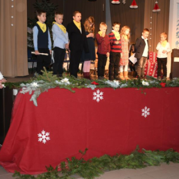 Adventi hangverseny az Allegro AMI szanyi tagozatán