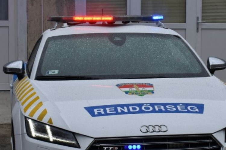 A rendőrök drogot találtak a fiataloknál  Csornán