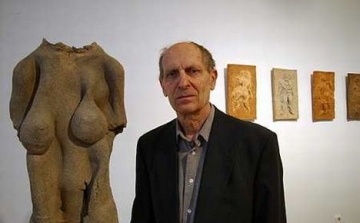 Schrammel Imre keramikusművész munkáiból nyílt kiállítás Kecskeméten