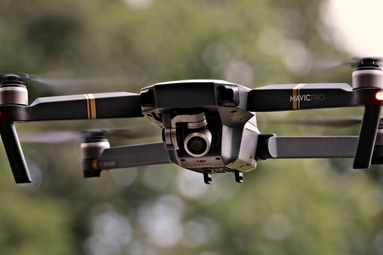 Drónok felderítésére alkalmas szenzorrendszert fejleszt az Antenna Hungária
