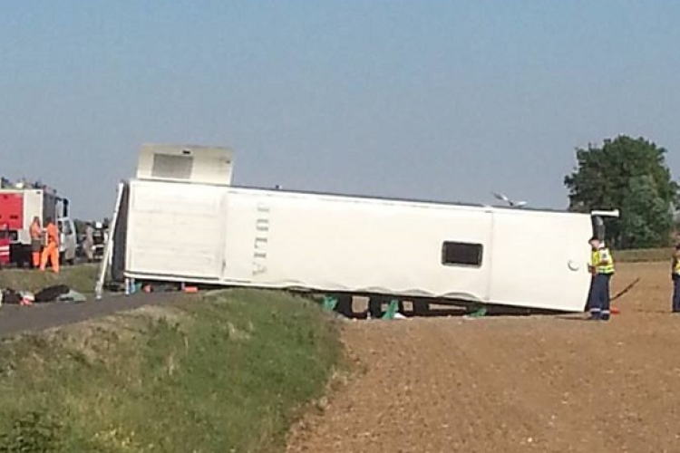 Két halálos áldozata van a győri kosarasok balesetének Kapuvár mellett