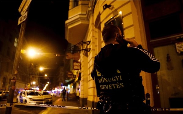 Robbanás történt Budapesten, egy Teréz körúti üzlethelyiségben, ketten megsérültek