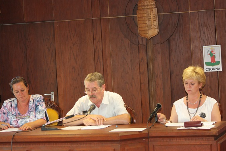 Jegyzői tájékoztató a csornai önkormányzat rendkívüli üléséről