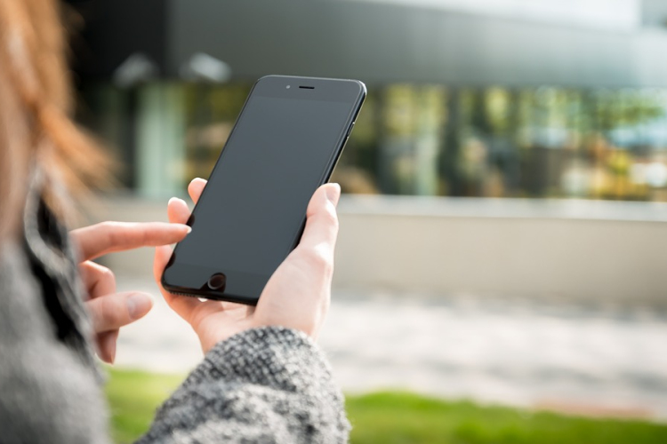 A németek többsége hajlandó okostelefon-alkalmazással is küzdeni a járvány ellen