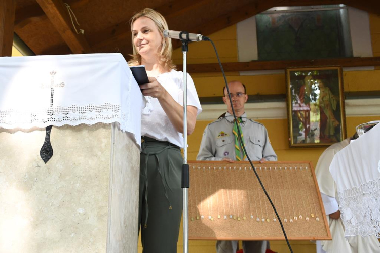 Kisboldogasszony napi zarándoklat – Szent Anna Katolikus Általános Iskola és Óvoda ünnepi rendezvénye Szanyban