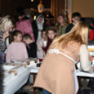 Iskolai adventi vásár a Szent Anna Katolikus Általános Iskola és Óvodában, Szanyban.