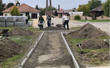 Újabb járda épült Rábatamásiban