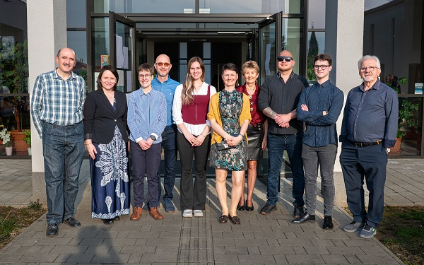 Vasárnap nyitották meg a Fertődi Fotóklub kiállítását