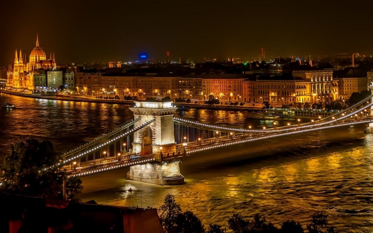 Még néhány hónap is eltelhet, mire visszatérnek a külföldi vendégek Budapestre