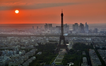 Franciaországban július 24-ig meghosszabbítják a rendkívüli állapotot