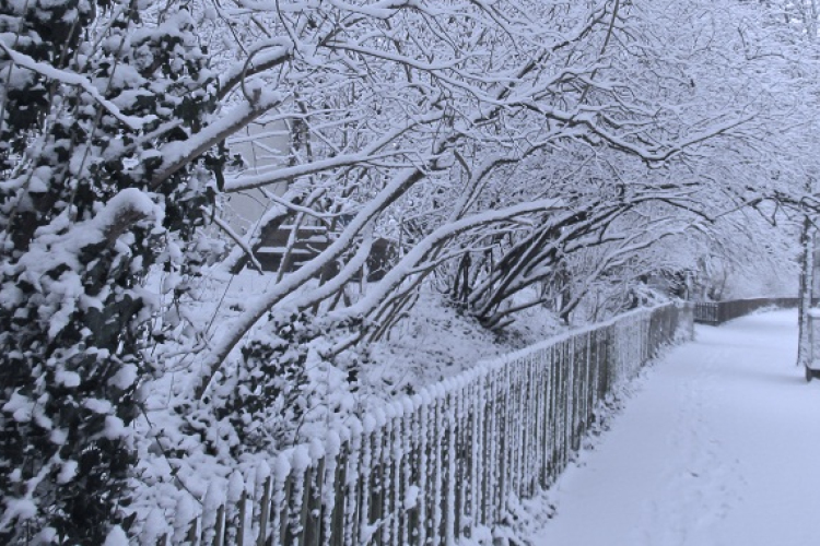 Estétől komoly havazás nehezítheti a közlekedést