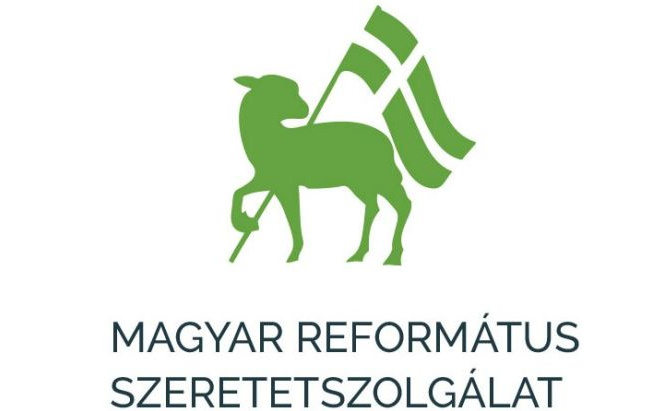 Tanszercsomagot és könyveket adományoz iskolásoknak a Magyar Református Szeretetszolgálat