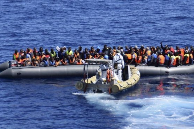 A járvány miatt lezárták az olasz kikötőket a migránsokkal érkező NGO-hajók előtt