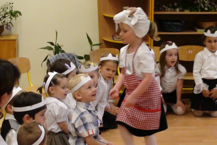 Anyáknapi ünnepségek a Szanyi Kerekerdő Óvodában.