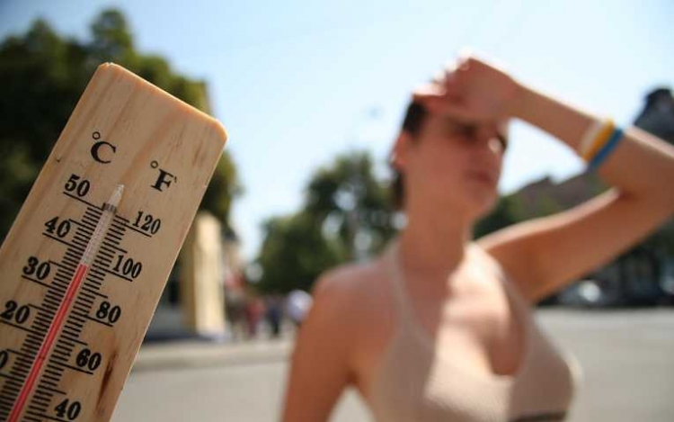Tavaly is kiugróan meleg volt, de a következő öt évben rekordok dőlhetnek