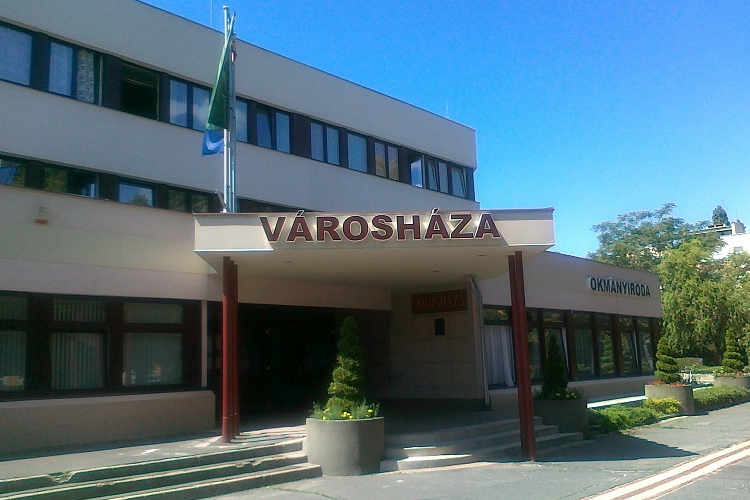 Rendkívüli ülést tart hétfőn a csornai képviselőtestület