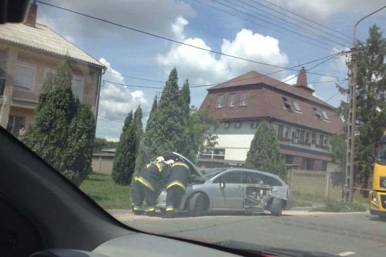 Baleset történt délben Csornán a tűzoltóság mellett