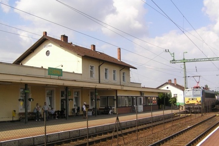 Jövő héten vonatpótló buszok járnak Csorna és Szombathely között