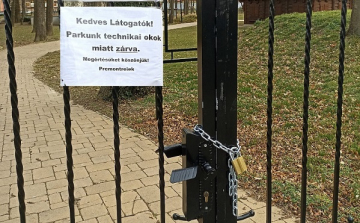 Bemehetnek-e még valaha a csornaiak a Premontrei parkba?