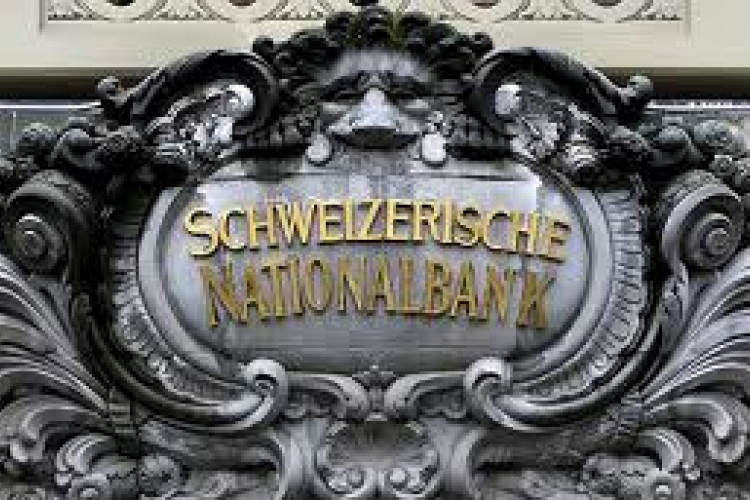 Újabb lépésekre is kész a svájci jegybank, hogy védje az árfolyamot
