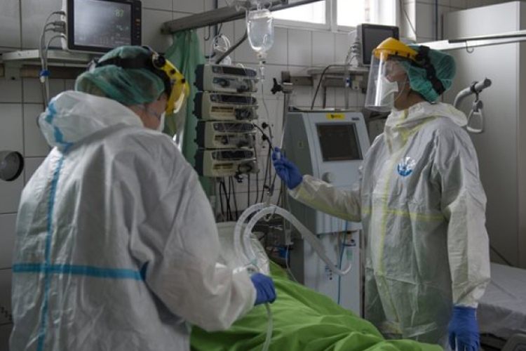 A fertőzöttek száma 246 millió, a halálos áldozatoké több mint 4,988 millió a világon