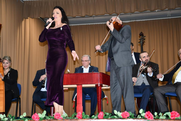 „Házhoz megy a kultúra elnevezésű” program Szanyban.