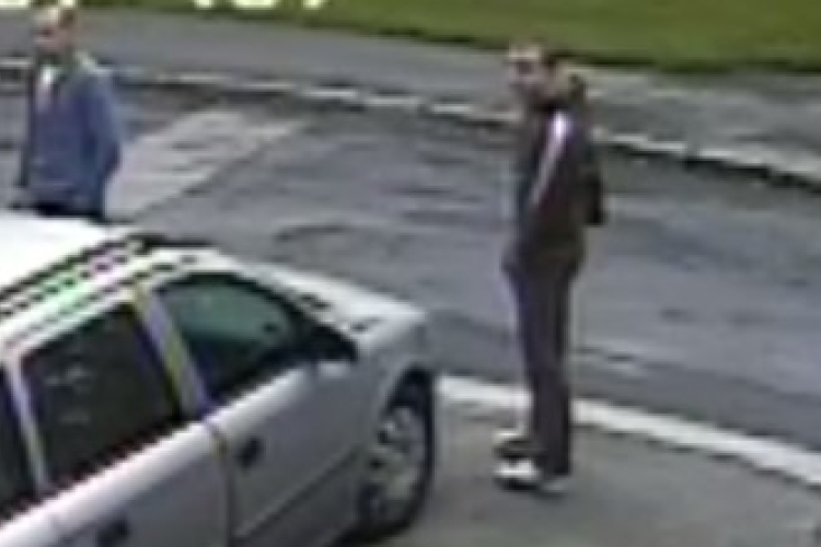 Kilopták az autóból a katalizátort