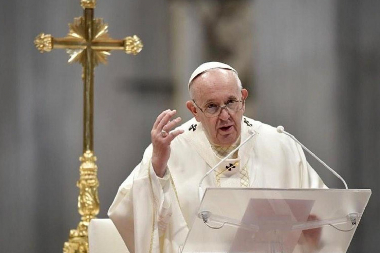 Ferenc pápa szerint a szentek megoldást mutatnak háborús időkben is