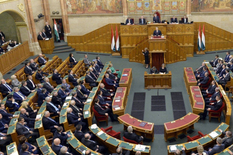 Folytatja ülését kedden az Országgyűlés