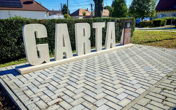 Megújult Garta központja