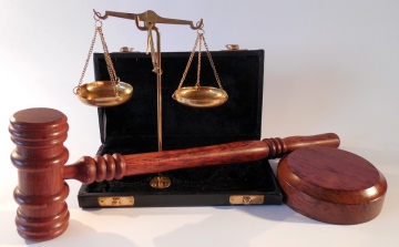 Öt év börtönre ítélték a szalmabálákat gyújtogató piromán férfit