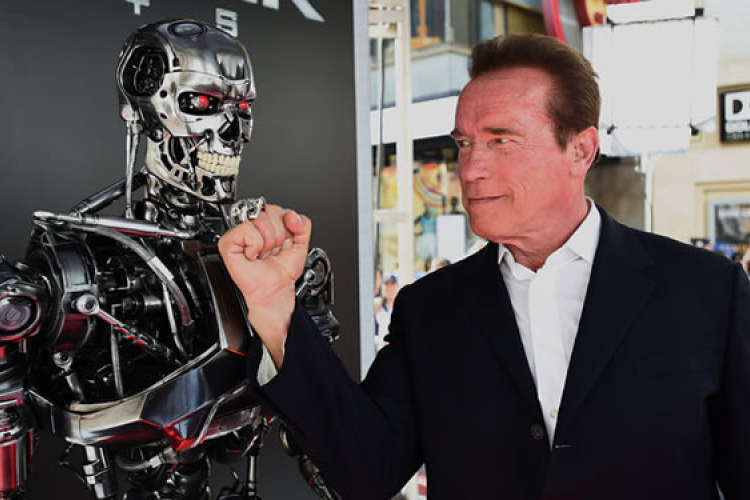 Nagy visszatérés: Linda Hamilton is játszik Schwarzeneggerrel a Terminator 6-ban