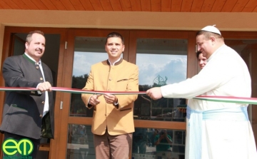 Új erdei iskolát avattak a Göbös-major területén