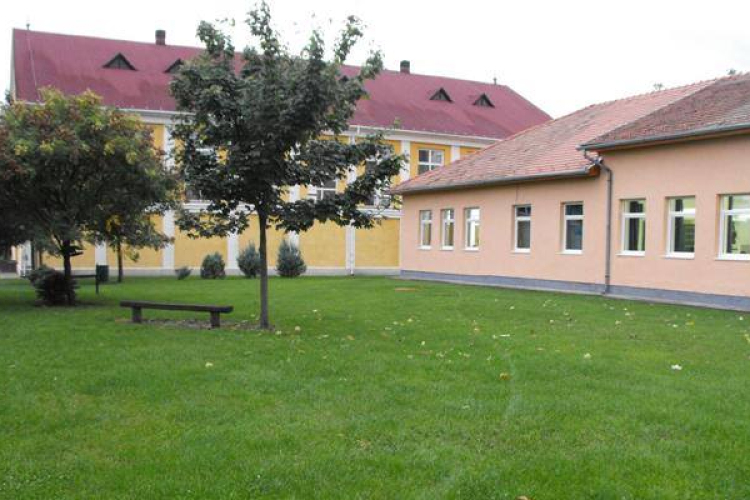 Az indokolatlan iskolai hiányzásokról és a gyermekvédelmi rendszerről