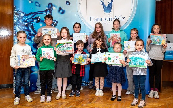 Csövi teknős új barátai