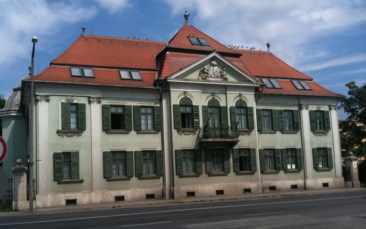 Jótékonysági könyvbörze Kéry Mónika javára