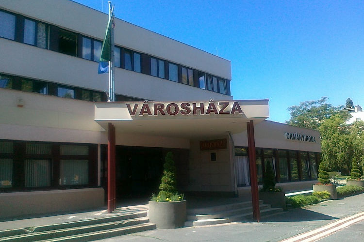 Jegyzői állást hirdetett a csornai önkormányzat