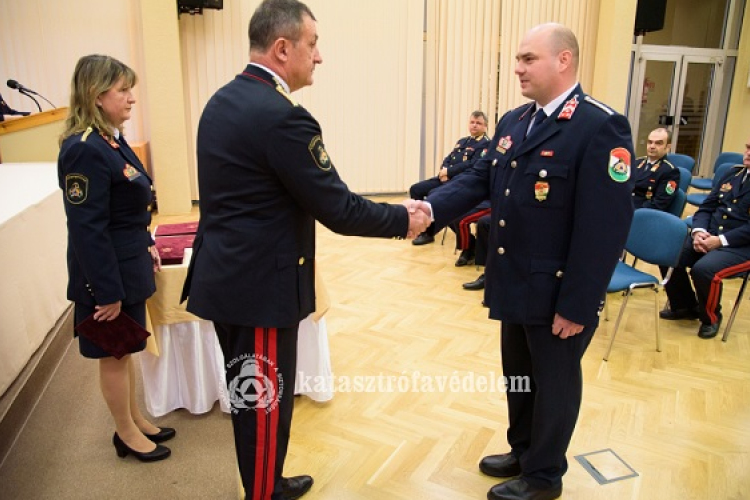Századossá nevezték ki a csornai tűzoltót