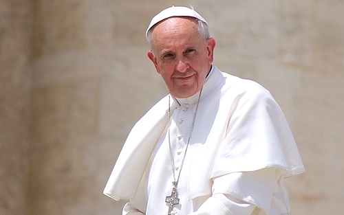 Ferenc pápa: ne a katonai erő uralja a nemzetközi kapcsolatokat