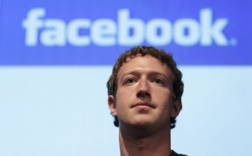 Eladja Facebook részvényeinek egy részét Mark Zuckerberg