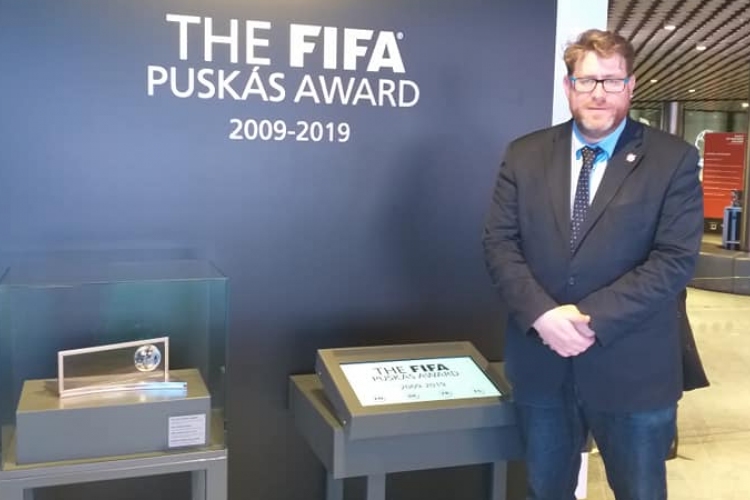 Kiállították a Puskás-díjat a zürichi FIFA Múzeumban