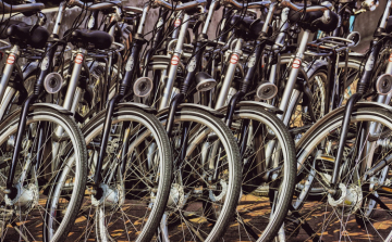 Több ezer elektromos bicikli megvásárlását támogatja a kormány