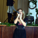Tóth Tünde énekes szereplése a szanyi idősek napi farsangon.