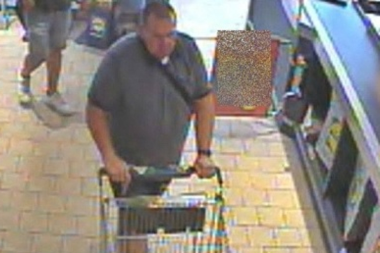 Pénztárcát lopott. Felismeri?