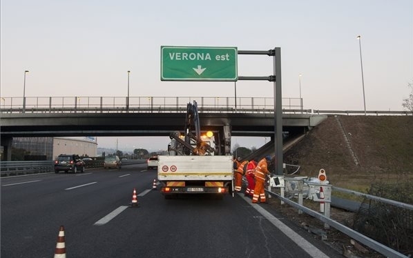 Hat gyanúsított ellen emeltek vádat a veronai buszbaleset ügyében